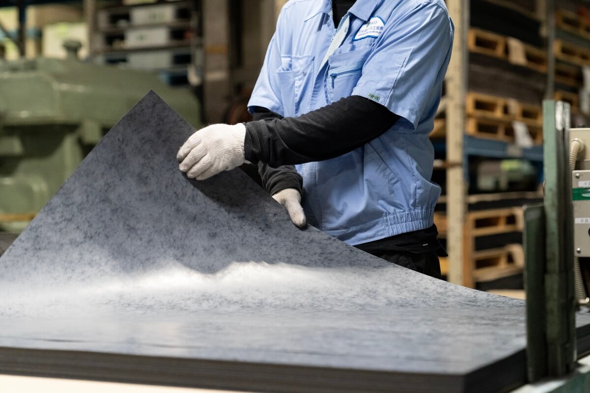 東京から一番近い里山で1300年続く伝統技術と最先端の「紙」づくり