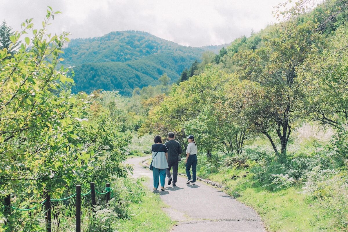 希少な草原ではたらく自然と生きる地域に光をあてる